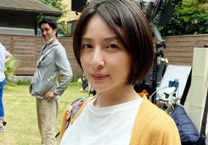 奥菜恵の目の色はオッドアイ？左右違う理由と医学的背景！