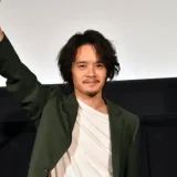 池松壮亮の父親は池松正剛！建築会社ブルクの実績と家族の物語！